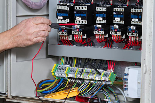 How to Operate Manufacturing of Electrical Panel Manufacturers in UAE